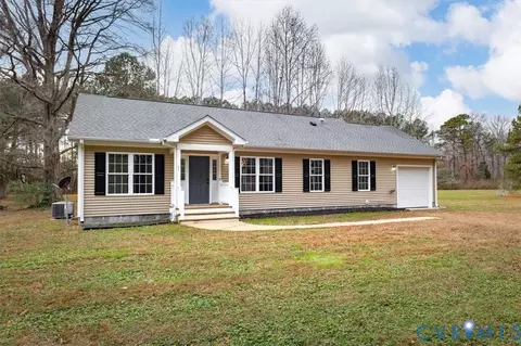 31 Moccasin Trl, Weems, VA 22576