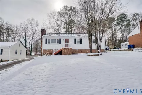 11201 Puckett Pl, Midlothian, VA 23112