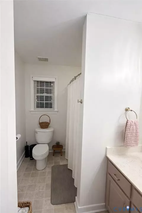 Bath - 211 Pine Ridge Rd, Aylett, VA 23009 photo 4 of 6