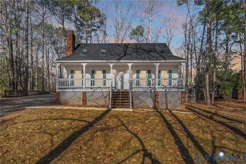 8112 Foxcatcher Ct, North Chesterfield, VA 23235