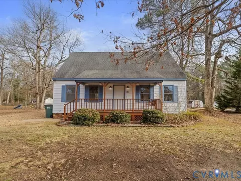 21 Old Memorial Dr, Sandston, VA 23150