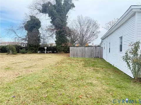 7 E Howard St, Hampton, VA 23663