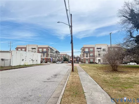 7 E Howard St, Hampton, VA 23663 photo 4