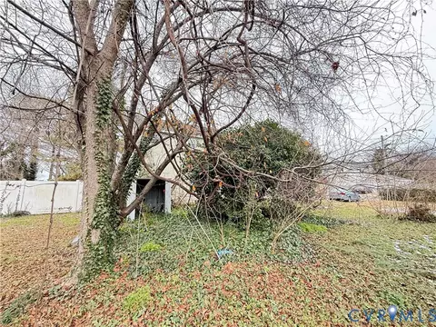 Exterior - 31 E Pembroke Ave, Hampton, VA 23669 photo 10 of 10