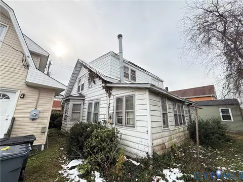Exterior - 31 E Pembroke Ave, Hampton, VA 23669 photo 6 of 10