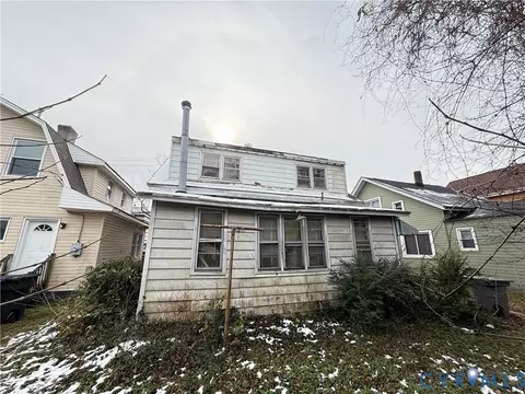 Exterior - 31 E Pembroke Ave, Hampton, VA 23669 photo 5 of 10