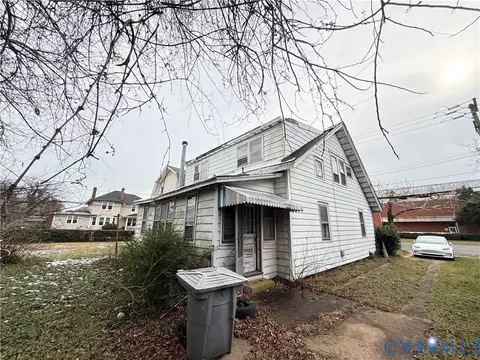 Exterior - 31 E Pembroke Ave, Hampton, VA 23669 photo 4 of 10