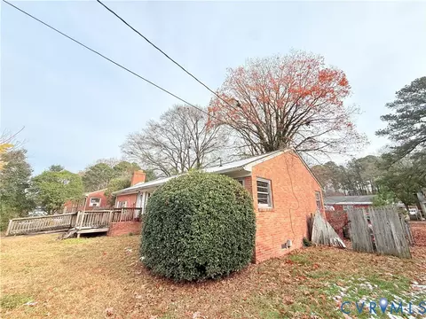 Exterior - 123 Prince James Dr, Hampton, VA 23669 photo 1 of 5