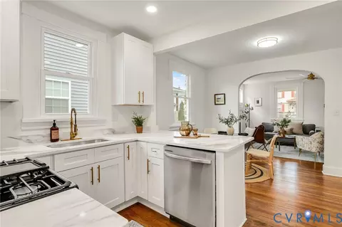 Kitchen - 721 E Gladstone Ave, Richmond, VA 23222 photo 3 of 4