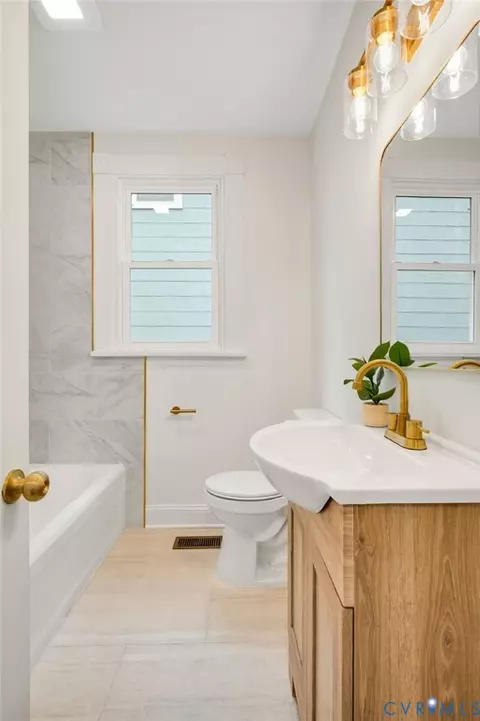 Bath - 721 E Gladstone Ave, Richmond, VA 23222 photo 1 of 2