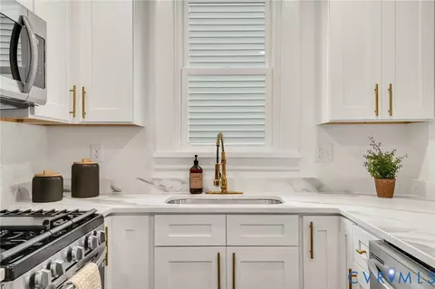 Kitchen - 721 E Gladstone Ave, Richmond, VA 23222 photo 4 of 4