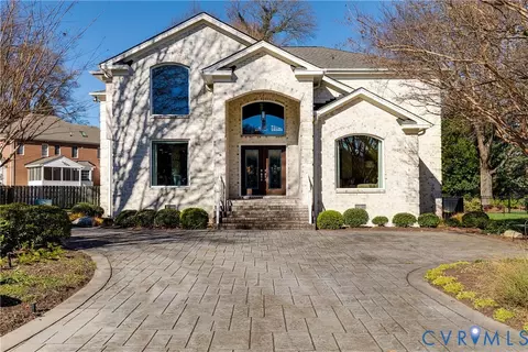 10 Tow Path Cir, Richmond, VA 23221