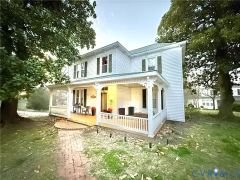 400 W Carolina Ave, Crewe, VA 23930