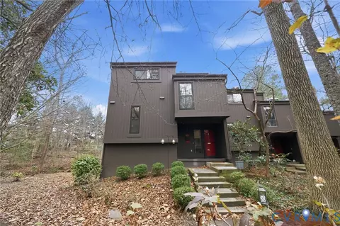 9214 Groundhog Dr, Richmond, VA 23235