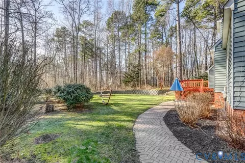 Exterior - 2806 Fairgate Rd, Midlothian, VA 23112 photo 5 of 10