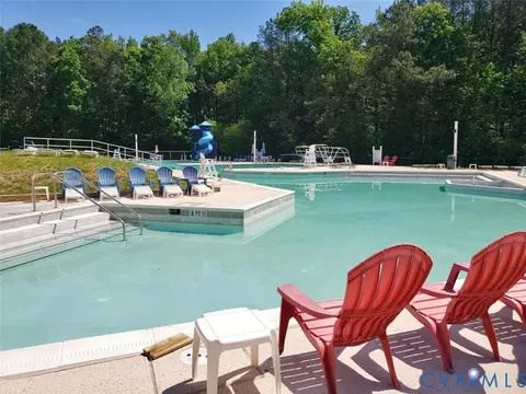 Exterior - 2806 Fairgate Rd, Midlothian, VA 23112 photo 8 of 10