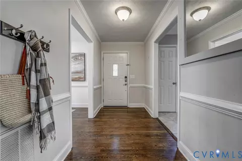 Entry Way - 2806 Fairgate Rd, Midlothian, VA 23112 photo 2 of 2