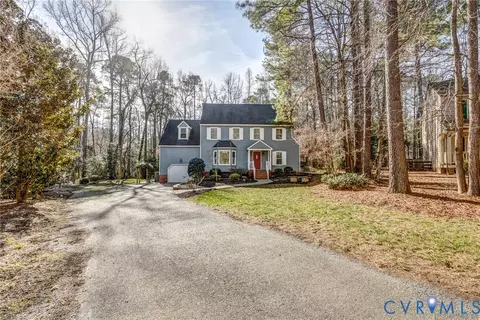 Exterior - 2806 Fairgate Rd, Midlothian, VA 23112 photo 2 of 10