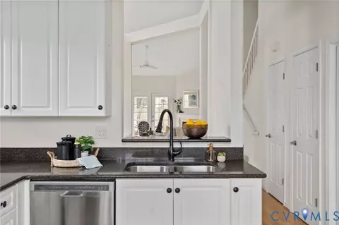 Kitchen - 14437 Duckridge Ter, Midlothian, VA 23112 photo 3 of 3