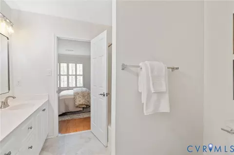 Bath - 14437 Duckridge Ter, Midlothian, VA 23112 photo 2 of 3