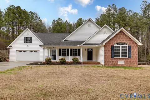 16500 Chinook Dr, Petersburg, VA 23803