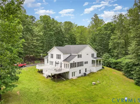 160 Walnut Ridge Dr, Stafford, VA 22556