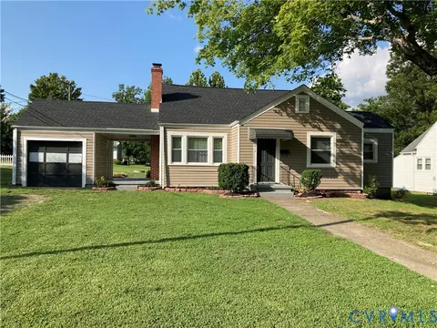 412 W 4th St, Blackstone, VA 23824