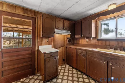 815 W Riverside Dr, Lanexa, VA 23089 photo 5
