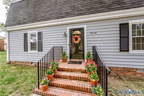 4214 Booth Dr, Sandston, VA 23150