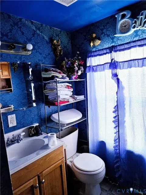 Bath - 113 E 18th St, Richmond, VA 23224 photo 2 of 2