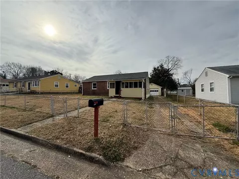 602 Stonewall Ave, Hopewell, VA 23860