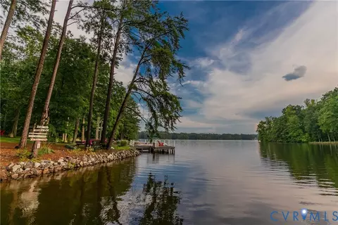 20 Lake Caroline Dr, Ruther Glen, VA 22546