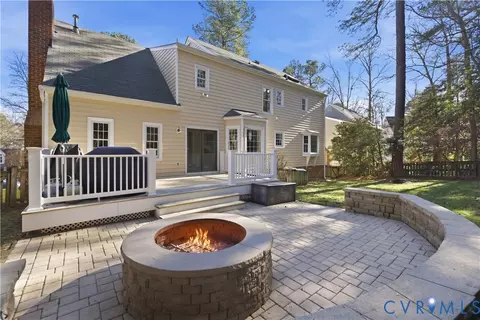Exterior - 6104 Lansgate Rd, Midlothian, VA 23112 photo 7 of 12