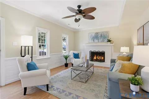 Living - 6104 Lansgate Rd, Midlothian, VA 23112 photo 2 of 3