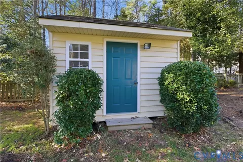 Exterior - 6104 Lansgate Rd, Midlothian, VA 23112 photo 10 of 12