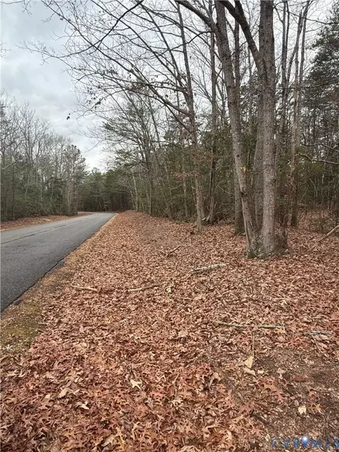 00 Whiting Creek Rd, Locust Hill, VA 23092