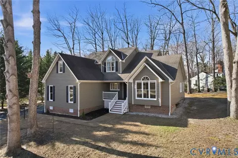 4404 Stoney Creek Pkwy, Chester, VA 23831