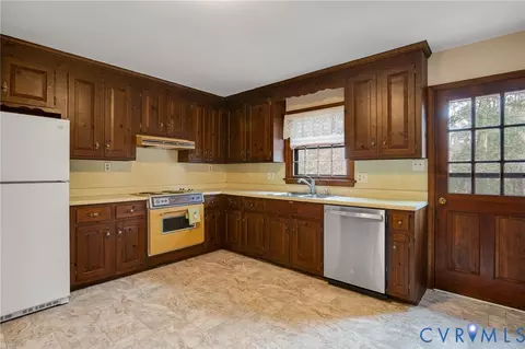 Kitchen - 3123 Bradwill Rd, Richmond, VA 23225 photo 2 of 2