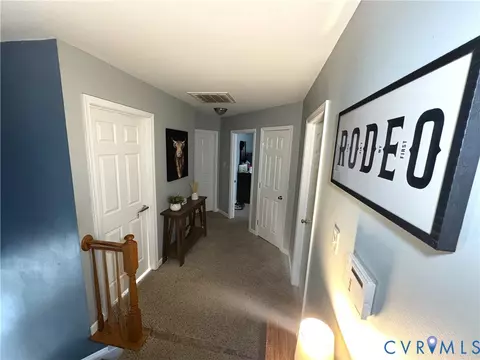 Entry Way - 917 Scotch Pine Ct, Sandston, VA 23150 photo 3 of 4