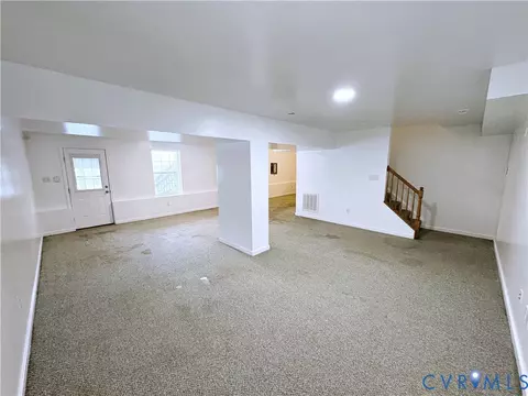 Living - 917 Scotch Pine Ct, Sandston, VA 23150 photo 3 of 3