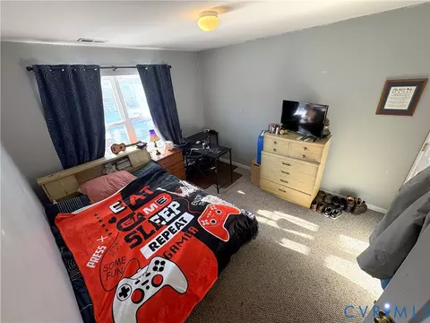 Bedroom - 917 Scotch Pine Ct, Sandston, VA 23150 photo 3 of 6
