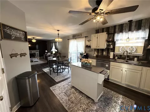 Kitchen - 917 Scotch Pine Ct, Sandston, VA 23150 photo 2 of 2