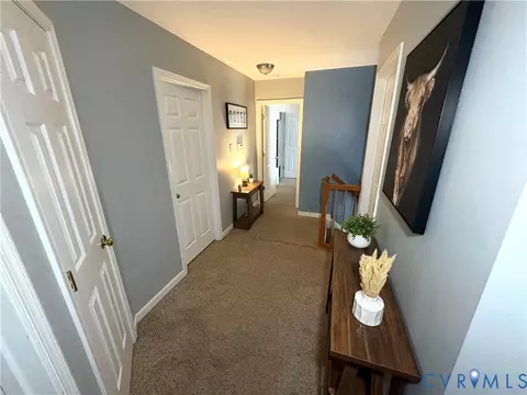 Entry Way - 917 Scotch Pine Ct, Sandston, VA 23150 photo 4 of 4