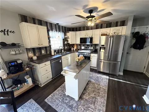 Kitchen - 917 Scotch Pine Ct, Sandston, VA 23150 photo 1 of 2
