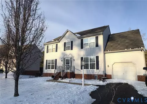 Exterior - 917 Scotch Pine Ct, Sandston, VA 23150 photo 4 of 4