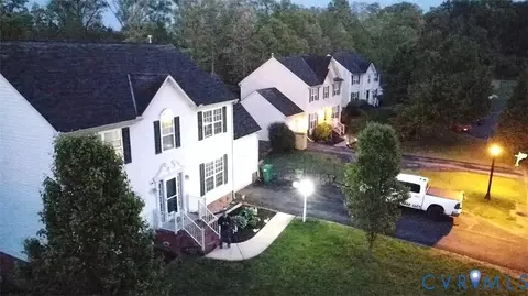 View/Area - 917 Scotch Pine Ct, Sandston, VA 23150 photo 1 of 1