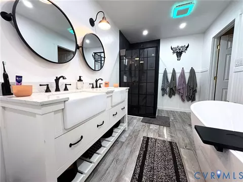Bath - 917 Scotch Pine Ct, Sandston, VA 23150 photo 5 of 6