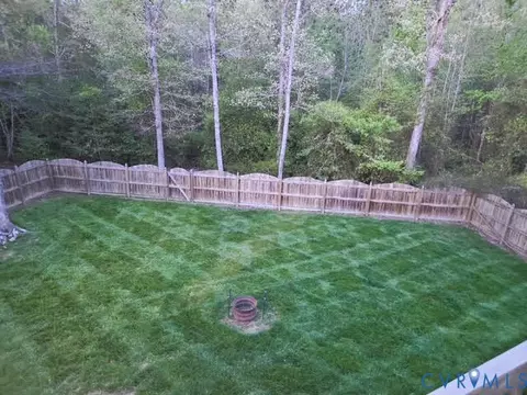 Exterior - 917 Scotch Pine Ct, Sandston, VA 23150 photo 2 of 4