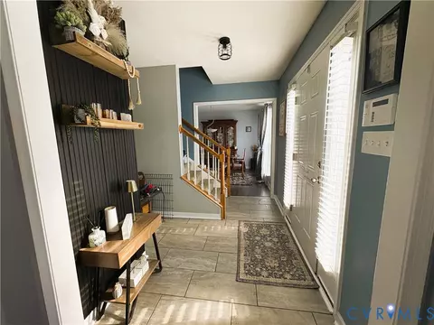Entry Way - 917 Scotch Pine Ct, Sandston, VA 23150 photo 2 of 4