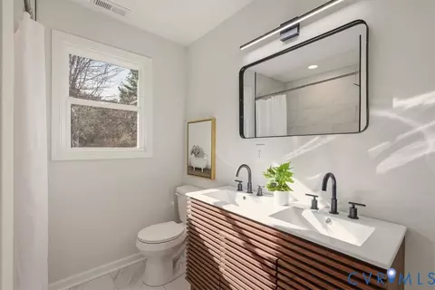 Bath - 9620 Spring Run Rd, Chesterfield, VA 23832 photo 4 of 5